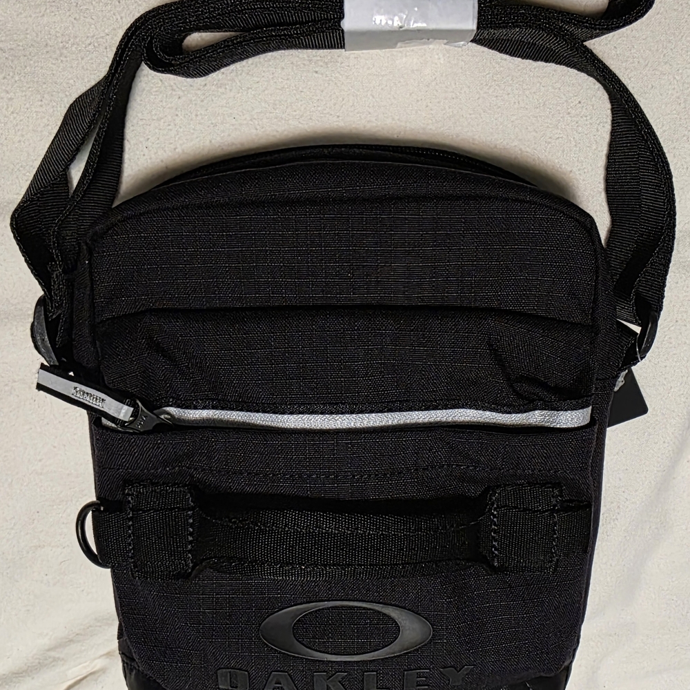 Oakley Unisex Utility Crossover Ipad/Tablet Case Bag - New